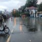 Ket Foto : Jalan di simpang Empat lampu merah Simbuang jalan Gatot Subroto yang menjadi langganan banjir.