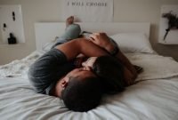 Ilustrasi berhubungan seks, hubungan seks, posisi seks (Unsplash/Becca Tapert)