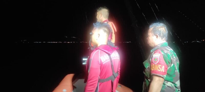 Suasana malam ini masih dalam pecarian seoran nelayan asal Bulutakkang, namun sudah dihentikan karena cuaca buruk.(Foto/Humas)